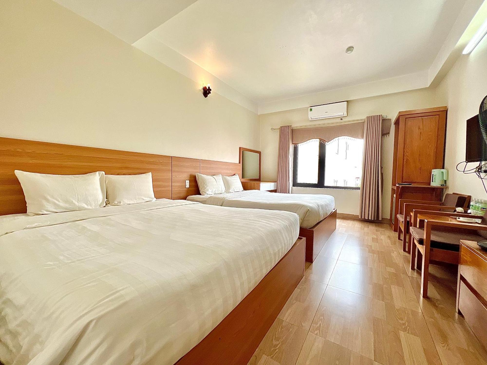 Dragon Airport Hotel Нойбай Экстерьер фото