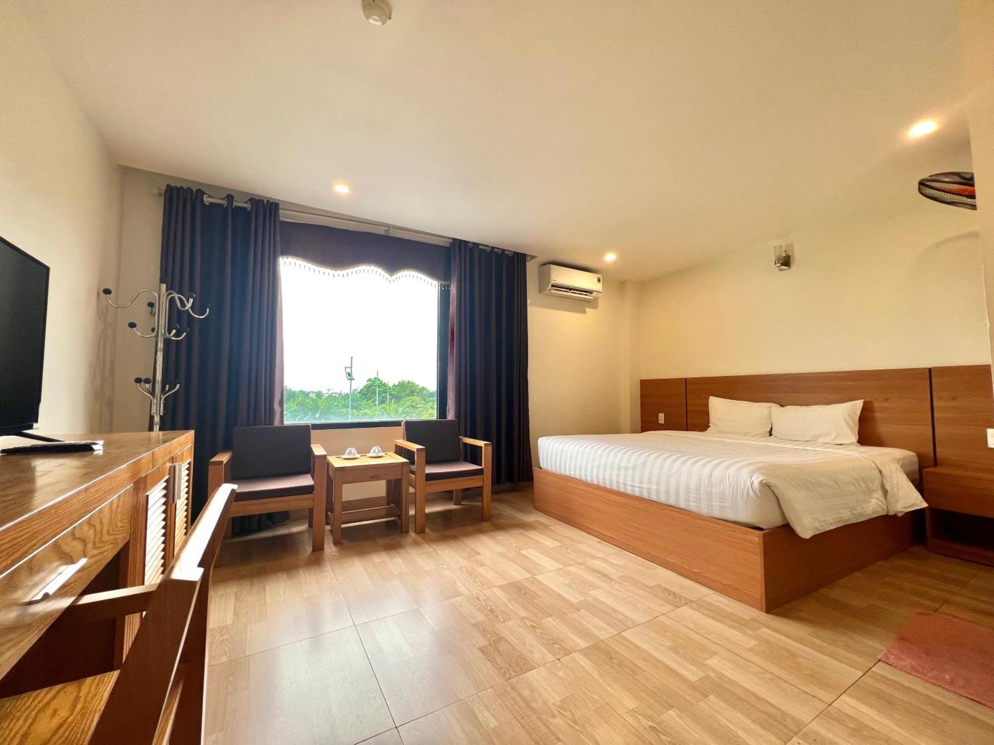 Dragon Airport Hotel Нойбай Экстерьер фото