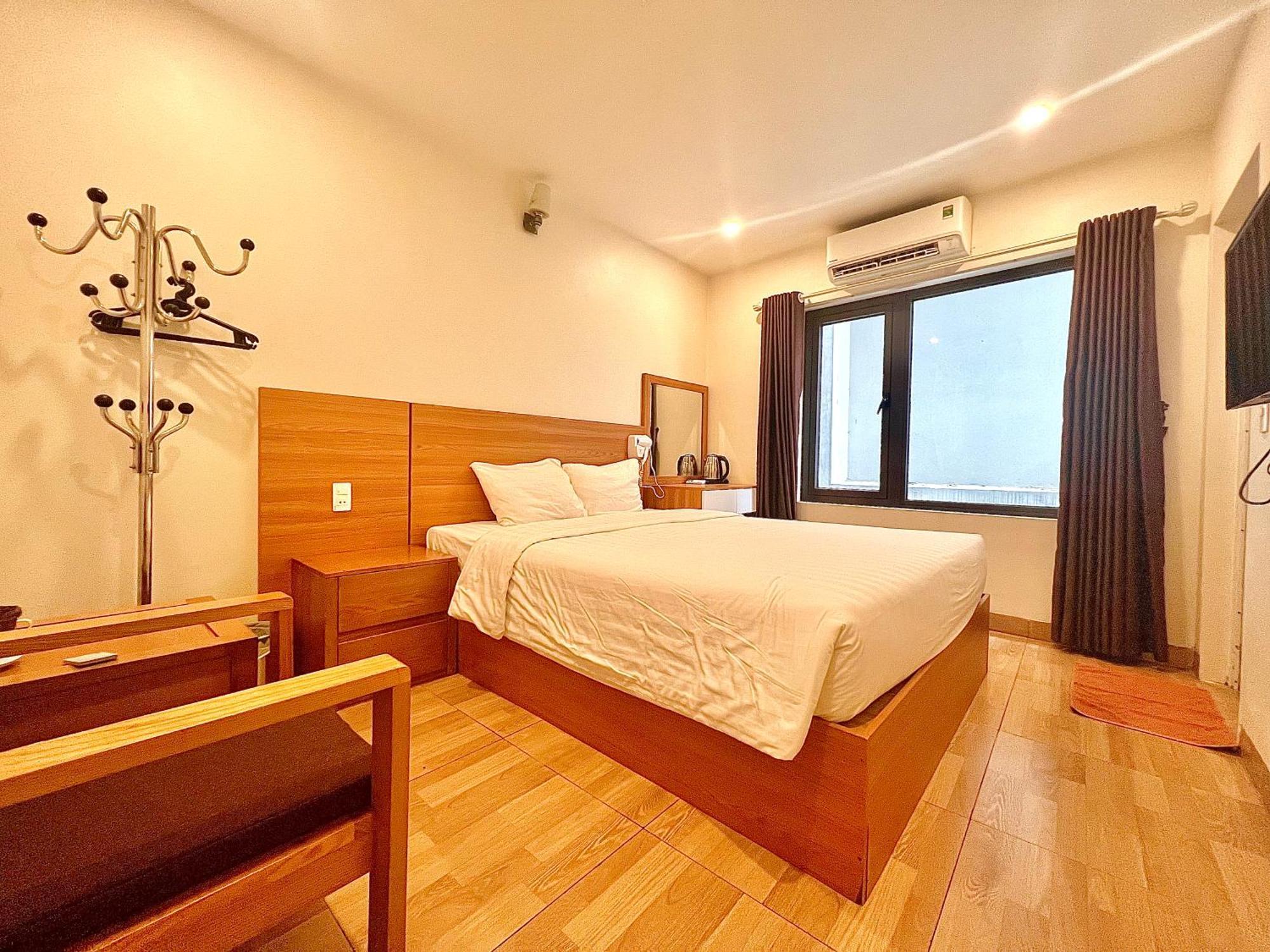 Dragon Airport Hotel Нойбай Экстерьер фото