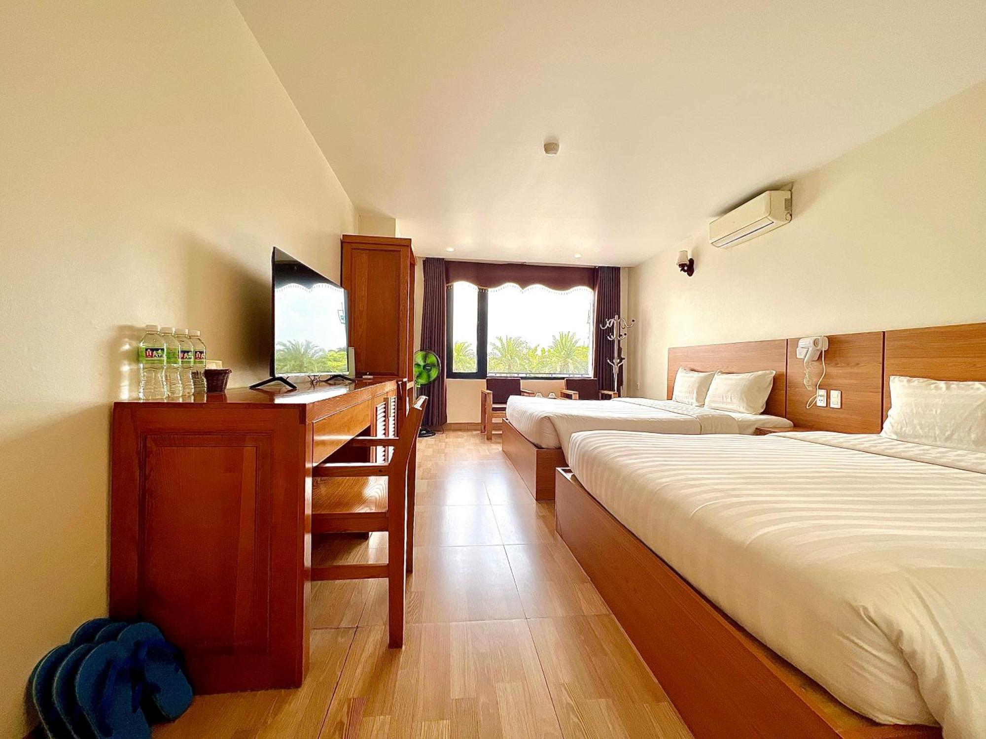 Dragon Airport Hotel Нойбай Экстерьер фото