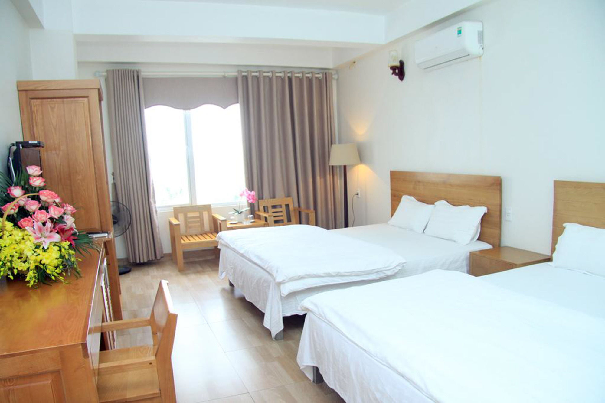 Dragon Airport Hotel Нойбай Экстерьер фото