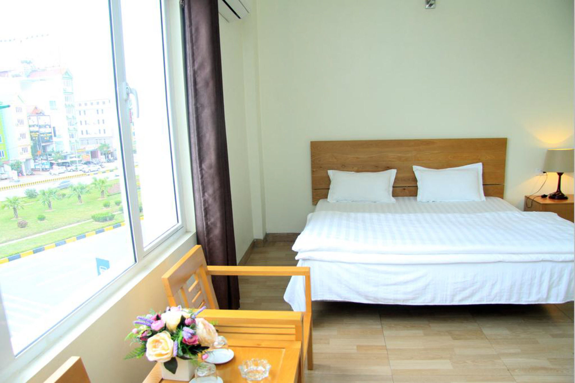 Dragon Airport Hotel Нойбай Экстерьер фото